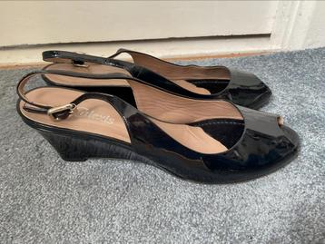 Calexis, donkerblauwe lak, slingback, maat 40 beschikbaar voor biedingen