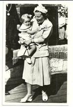 AK Koningin Juliana met Prinses Marijke, Verzamelen, Koninklijk Huis en Royalty, Verzenden, Zo goed als nieuw, Nederland, Kaart, Foto of Prent