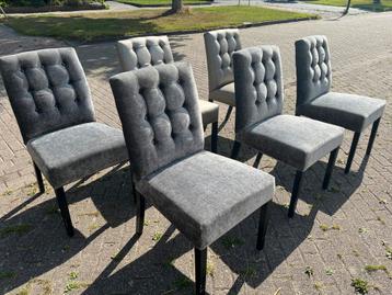 6 mooie eetkamerstoelen! beschikbaar voor biedingen