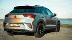 Volkswagen T-Roc 1.5 TSI custom wrap 3X R-Line black editon, Auto's, 65 €/maand, 1498 cc, 4 cilinders, 1253 kg