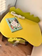 Bureau kinderkamer, Kinderen en Baby's, Kinderkamer | Tafels en Stoelen, Ophalen of Verzenden, Zo goed als nieuw