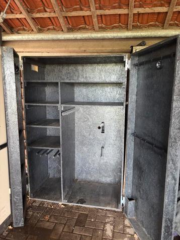 Stalkast beschikbaar voor biedingen