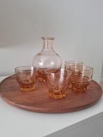Vintage karaf met vier bijpassende glazen, Huis en Inrichting, Keuken | Servies, Ophalen of Verzenden, Glas, Overige stijlen, Glas of Glazen