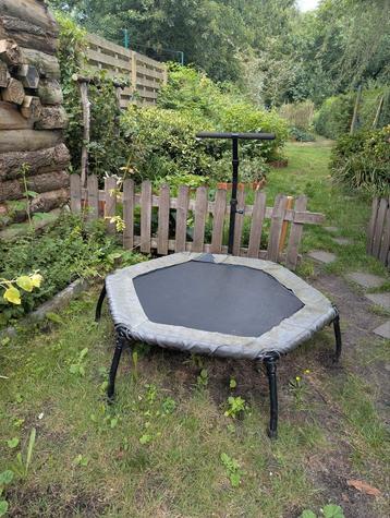 Gratis trampoline  beschikbaar voor biedingen