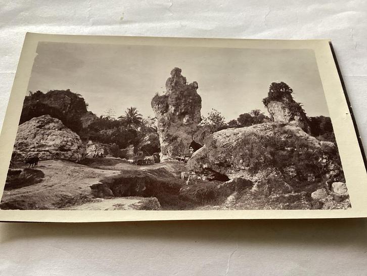 Vintage Foto: Rotsformaties Ned Indië, Antiek en Kunst, Kunst | Tekeningen en Foto's, Ophalen of Verzenden