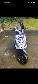 Piaggio zip 80cc, Fietsen en Brommers, Scooters | Piaggio, Ophalen, Zo goed als nieuw, Benzine, Zip