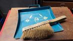 Oud groen/blauw handveger en blik, originele staat, Overige materialen, Gebruikt, Schaal, Vierkant