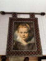 Ouderwetse stoffen hanger aan houten lat, Ophalen of Verzenden