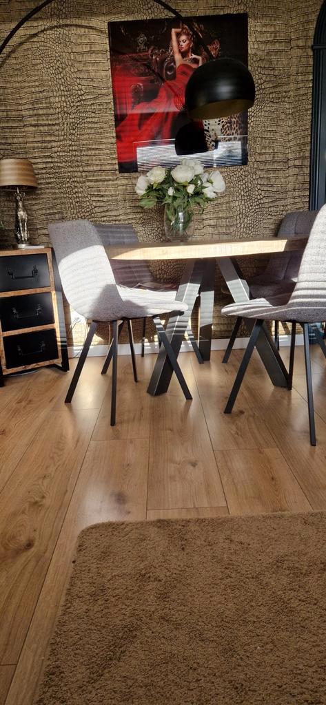 Eethoek (beschadigd)Industrieel met stalen poten en stoelen, Huis en Inrichting, Complete eetkamers, Zo goed als nieuw, Ophalen