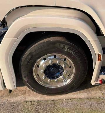 Spatbordverlengers Scania en Volvo beschikbaar voor biedingen