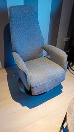 Relaxfauteuil (electrisch bedienbaar), Ophalen