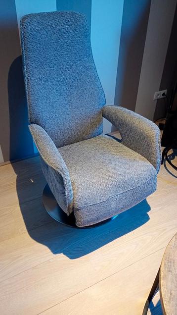 Relaxfauteuil (electrisch bedienbaar) beschikbaar voor biedingen