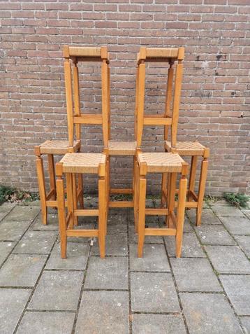 7 prachtige eiken/rotan vintage barkrukken €80 per stuk beschikbaar voor biedingen