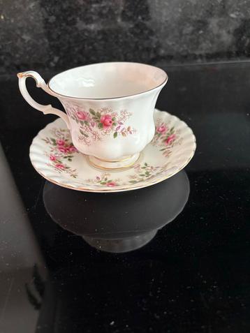 Royal Albert Princess Rose Theekopje & Schotel beschikbaar voor biedingen