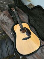 3 months old martin d18, Muziek en Instrumenten, Ophalen of Verzenden, Zo goed als nieuw, Western- of Steelstringgitaar, Met koffer