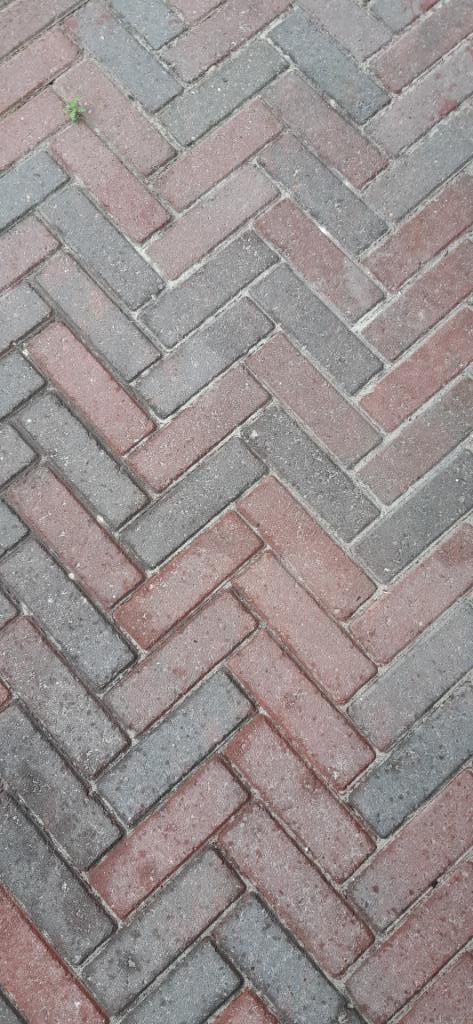 Gratis klinkers betonklinkers sierbestrating, Tuin en Terras, Tegels en Klinkers, Gebruikt, Klinkers, Beton, Minder dan 5 m², Ophalen