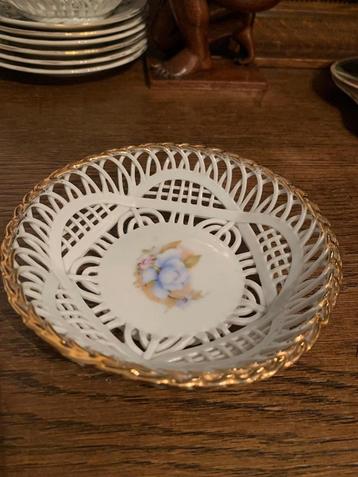 Cluj Roemenië Gevlochten Schaaltje Bloemmotief beschikbaar voor biedingen