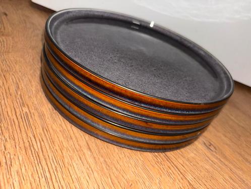 Set paarse diner borden, Huis en Inrichting, Woonaccessoires | Onderzetters, Zo goed als nieuw, Bord, Ophalen of Verzenden