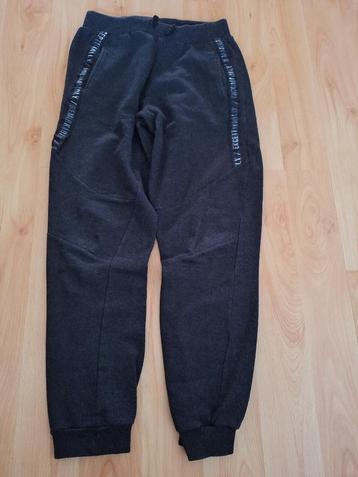 joggingbroek maat 158 / 164 beschikbaar voor biedingen