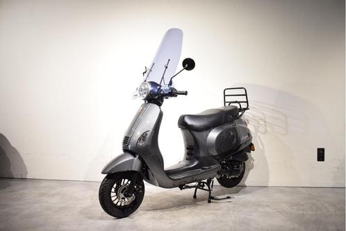 GTS Toscana  | 03-2025 | 52km | SNOR/BROM, Fietsen en Brommers, Scooters | Overige merken, Zo goed als nieuw, Benzine, Ophalen of Verzenden