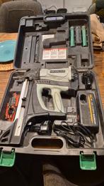 Hitachi Accuspijkerpistool met accessoires, Ophalen of Verzenden, Gebruikt