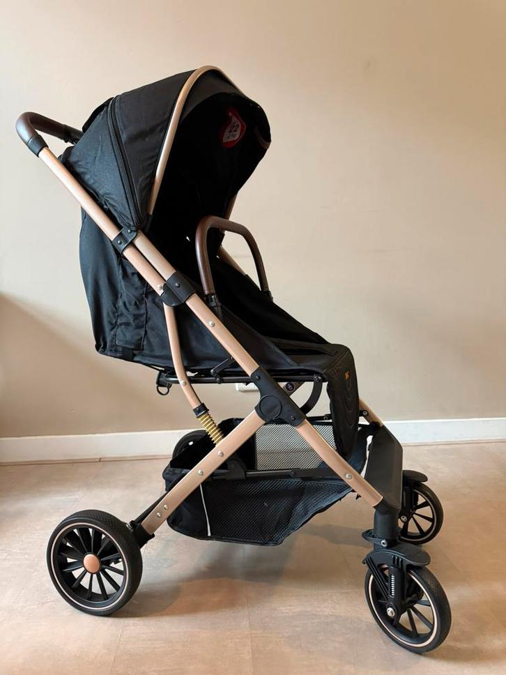 Chipolino sportkinderwagen met voetenzak combo - zwart, Kinderen en Baby's, Buggy's, Nieuw, Overige merken, Verstelbare rugleuning