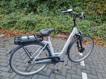 Qwic Hollandse ontwerp dames elektrische fiets 28 inch.  beschikbaar voor biedingen