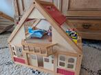 Houten Poppenhuis met Meubels en Poppetjes, Ophalen, Zo goed als nieuw, Poppenhuis