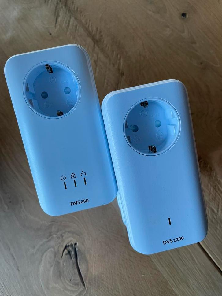 DVS1200 KPN powerline adapter Devolo adapters, Computers en Software, Powerlines, Zo goed als nieuw, Ophalen of Verzenden