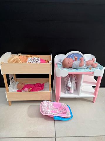 Poppen verschoonsbed en stapelbed beschikbaar voor biedingen