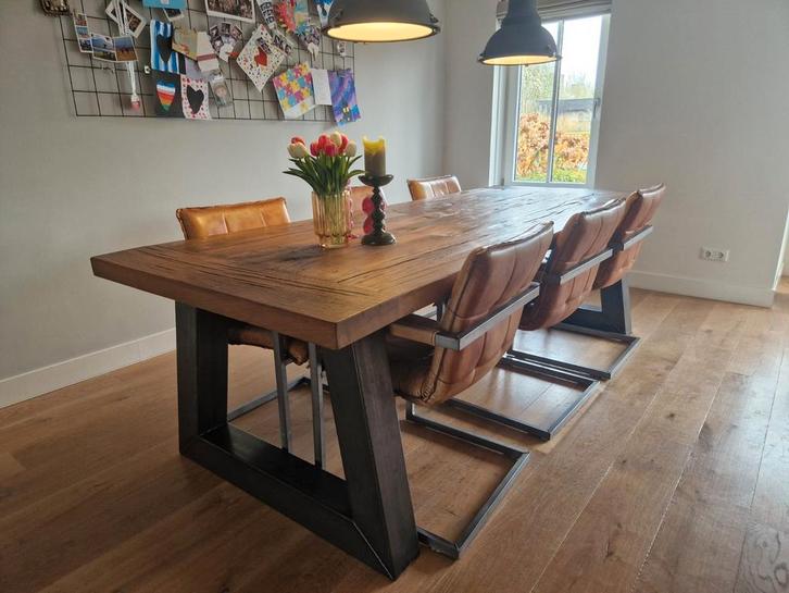 Eiken eettafel met stalen trapezium onderstel (260x100), Huis en Inrichting, Tafels | Eettafels, Gebruikt, 100 tot 150 cm, 200 cm of meer