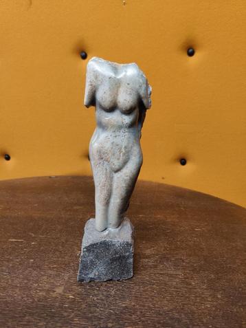 Moderne Sculptuur Vrouwentorso | Speksteen op Ruwe Basis beschikbaar voor biedingen