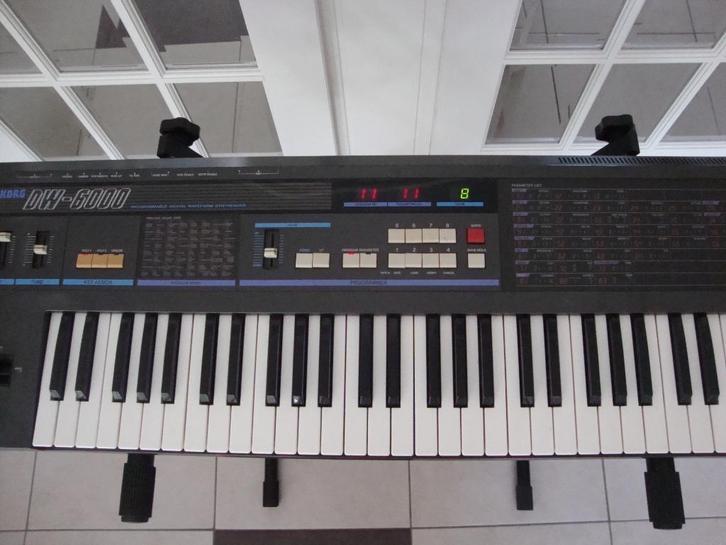 Synthesizer Korg DW6000 met draagtas, Muziek en Instrumenten, Synthesizers, Gebruikt, 61 toetsen, Korg, Met koffer of flightcase