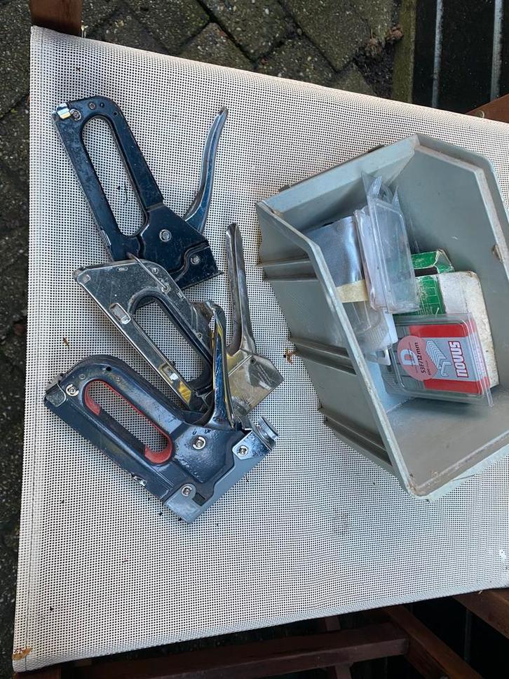 Handtacker voor nieten., Doe-het-zelf en Verbouw, Gereedschap | Handgereedschap, Ophalen of Verzenden