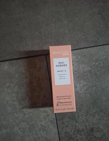 Revolution skincare Sali hughes must vitamin c serum (78) beschikbaar voor biedingen