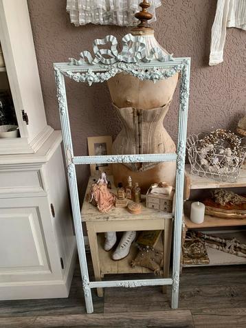 Brocante paneel met Bloemmotieven en Linten Decoratie beschikbaar voor biedingen