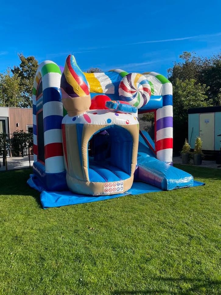 Candyland springkussen huren / makkelijk en snel geregeld, Hobby en Vrije tijd, Feestartikelen | Verhuur, Zo goed als nieuw, Verjaardag
