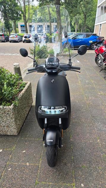 Segway E110SE Launch Edition Brommer beschikbaar voor biedingen