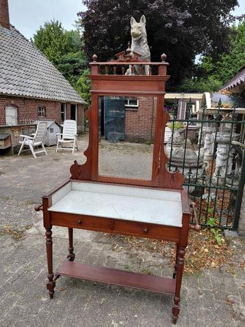 Antieke grenen wastafel, wit marmeren blad, 19e eeuw. beschikbaar voor biedingen