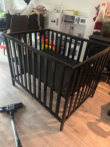 Babybox zwart beschikbaar voor biedingen