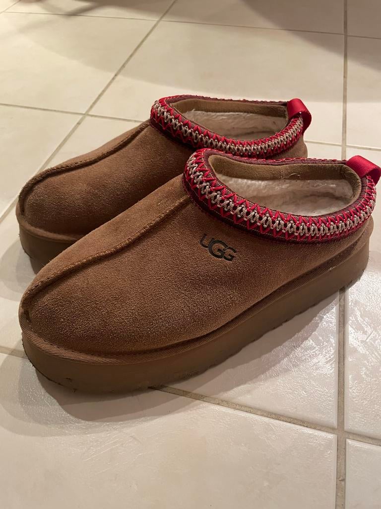 Ugg tazz / tasman Maat 40 chestnut from usa, Ophalen of Verzenden, Zo goed als nieuw, Bruin, Pantoffels of Sloffen