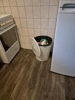 Mooie witte prullenbak met deksel, Gebruikt, 40 liter of meer, Ophalen of Verzenden, Metaal