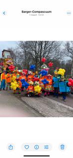 13 kleurrijke pakken,  3 cadeaupakken, Carnaval, Maat 42/44 (L), Ophalen of Verzenden, Kleding