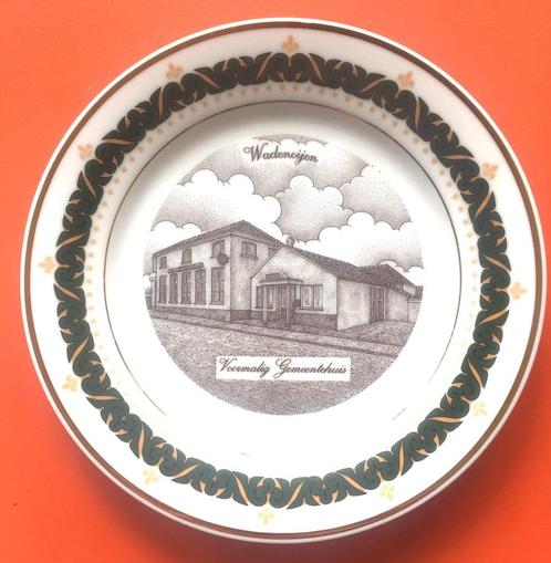 BORD : WADENOIJEN - met een tekening Voormalige Gemeentehuis, Antiek en Kunst, Curiosa en Brocante, Ophalen of Verzenden