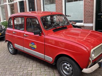 TROUWAUTO MET CHAUFFEUR €300,- beschikbaar voor biedingen