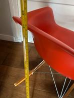 Originele Eames Vitra Schommelstoel oranje, Huis en Inrichting, Stoelen, Ophalen, Kunststof, Gebruikt, Overige kleuren