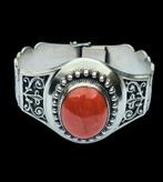 Zilveren Klederdracht Armband met Grote Bloedkoraal Hollands, Sieraden, Tassen en Uiterlijk, Armbanden, ., Ophalen of Verzenden