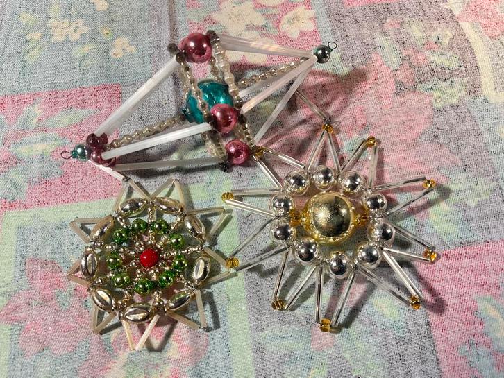 3 stuks fraaie oude Gablonzer figuren jaren 40, Diversen, Kerst, Gebruikt, Ophalen of Verzenden