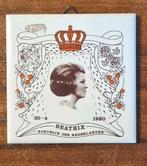 Beatrix 30-4-1980 tegel, Verzamelen, Koninklijk Huis en Royalty, Nederland, Overige typen, Ophalen of Verzenden, Zo goed als nieuw