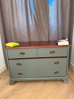 Night stand or shelf for clothing storage, Ophalen of Verzenden, Zo goed als nieuw